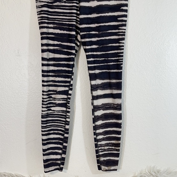 Nike Legend 2.0 Tiger Tight Pant Medium - Picture 8 of 13